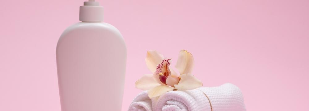 Intimní hygiena – obyčejný sprchový gel je nevhodný, ubrousky jsou plné chemie. Co tedy používat?
