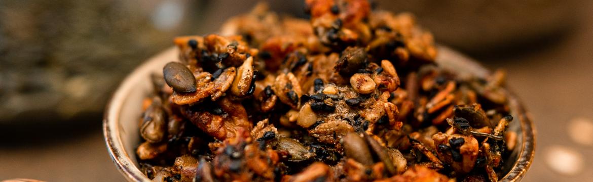 Slaná granola se semínky a ořechy