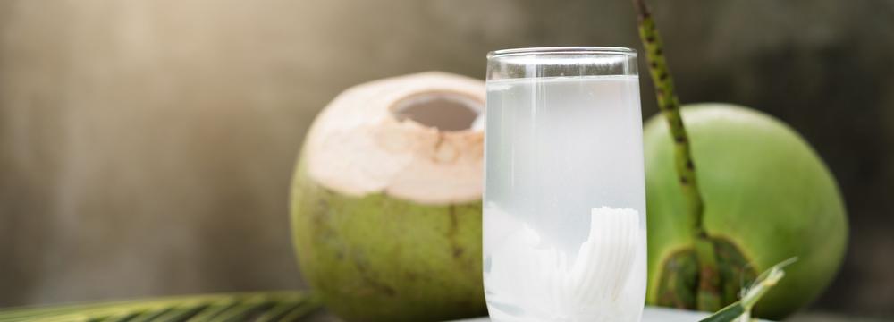 Kokos a produkty z něj: voda, mouka, cukr, olej či ocet. Čím se liší a jak je použít v kuchyni?