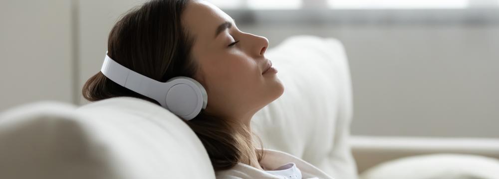 Poslech vážné hudby vám pomůže snížit krevní tlak, zlepšit spánek a nebo vylepšit vztahy, tvrdí vědci