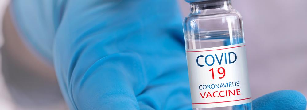 Rozhovor s virologem Liborem Grubhofferem: Proč nevěřit fake news a nechat se očkovat?