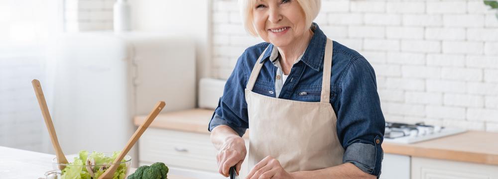 Výživa seniorů pro podporu vitality – jak se poprat se ztrátou svalové hmoty a změnou metabolismu?