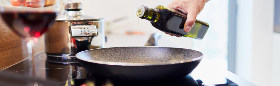 Víte, jak správně vybírat, skladovat a používat olivový olej?