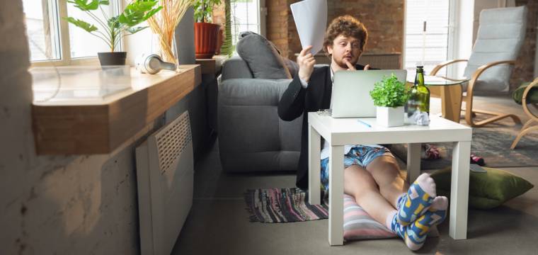 Britové ví, jak si zpříjemnit home office v době koronavirové krize