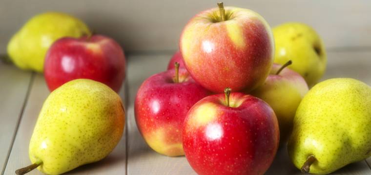 Jablka a hrušky jako symboly podzimu, rozebrané do detailu