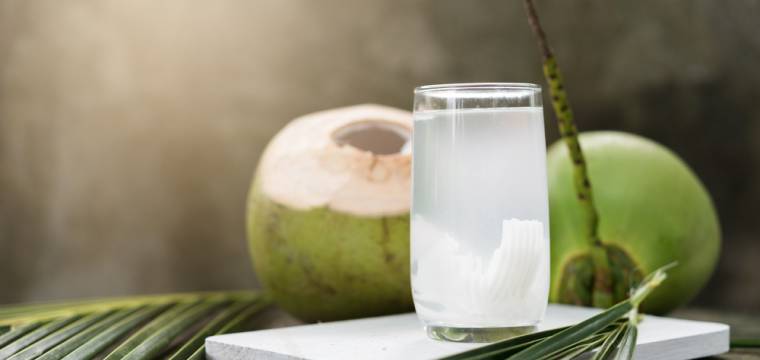 Kokos a produkty z něj: voda, mouka, cukr, olej či ocet. Čím se liší a jak je použít v kuchyni?
