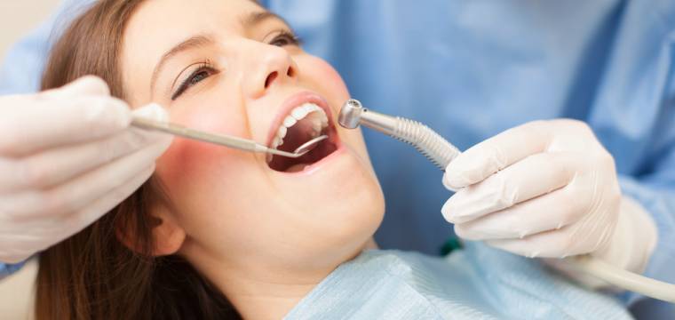 Mezizubní kartáček se stane vaším kamarádem aneb co vám přinese dentální hygiena
