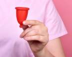 Kalíšek a kalhotky: výhody a nevýhody těchto nových menstruačních pomůcek