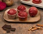 Muffiny s červenou řepou a hořkou čokoládou