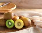 Kiwi a jeho benefity pro zdraví. Věděli jste, že můžete za jistých podmínek jíst i slupku?