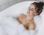 Výhody a nevýhody horké koupele: Co si užívat a na co si dávat pozor?