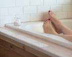 Solná koupel – domácí wellness, díky kterému zapomenete na vánoční shon