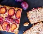 Quinoa chlebíček se švestkami a jablky