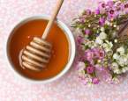 Speciální med z Manuky – léčivý zázrak s antibakteriálními účinky