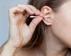 Správná péče o uši – jak správně zacházet s vatovými tyčinkami?