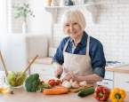Výživa seniorů pro podporu vitality – jak se poprat se ztrátou svalové hmoty a změnou metabolismu?